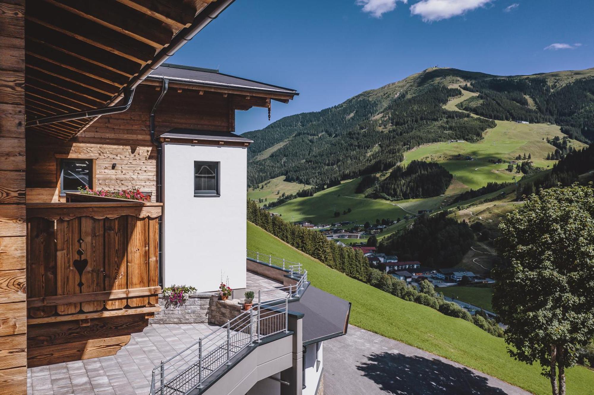 Lindlinghof Aparthotel Saalbach-Hinterglemm Buitenkant foto